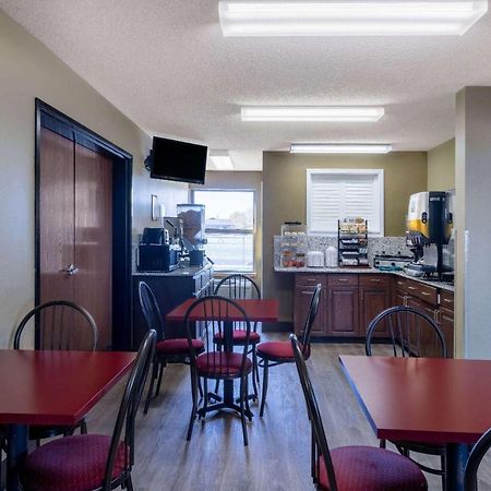 Hotel Super 8 By Wyndham Nixa/Springfield Area Exterior foto